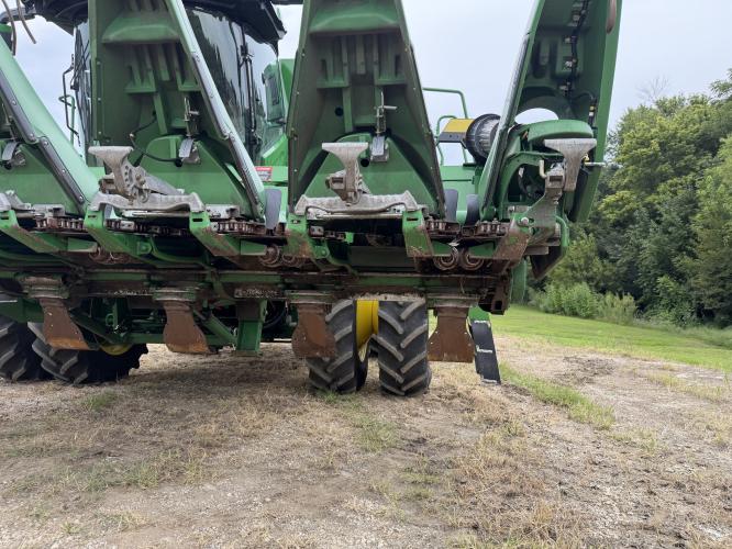 John Deere C8R