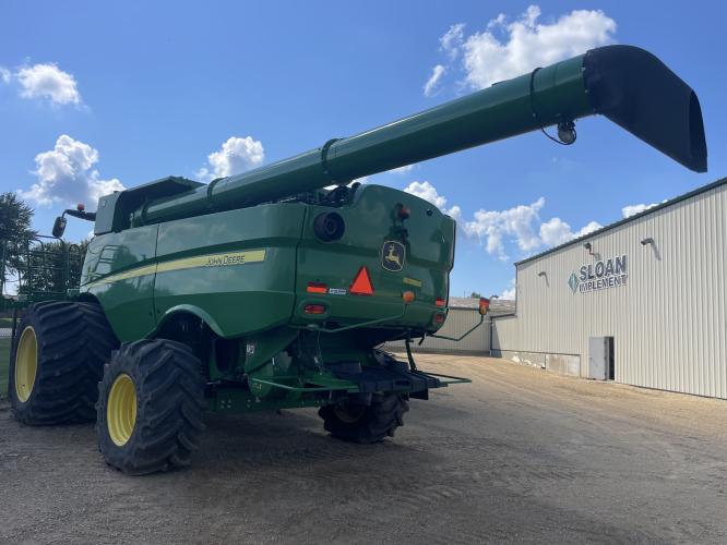 John Deere S780