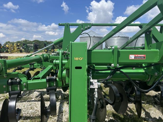 John Deere 2730
