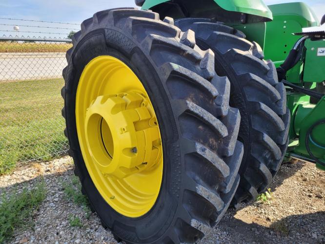 John Deere 9230