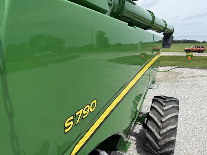 John Deere S790