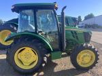 John Deere 5055E