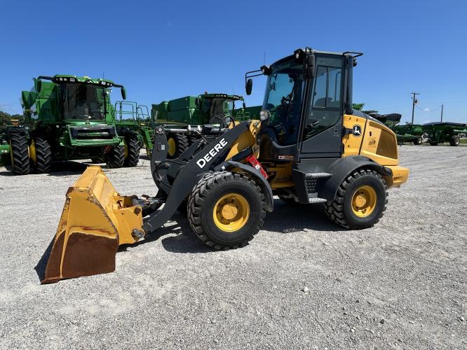 John Deere 324L