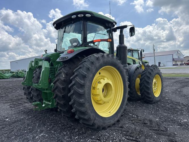 John Deere 8320R