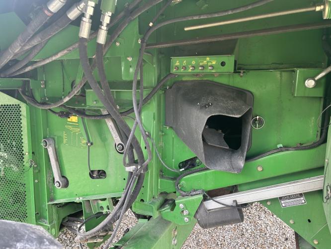 John Deere S670
