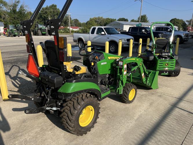 John Deere 1025R