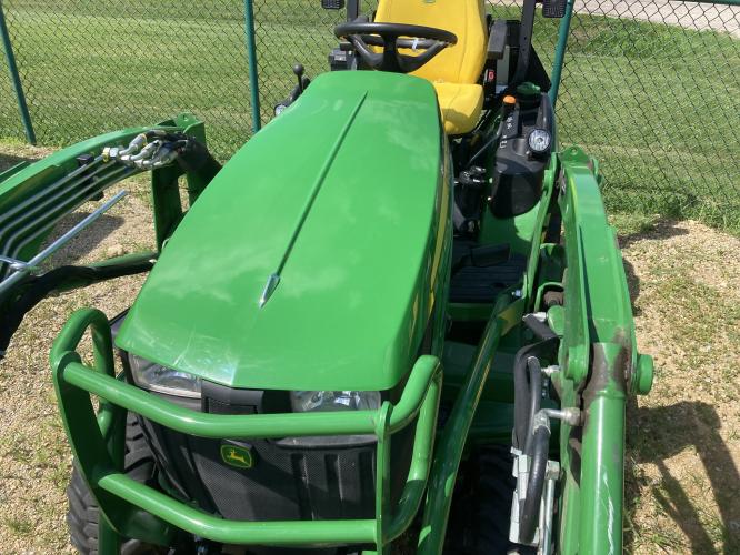 John Deere 1025R