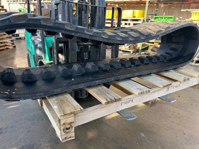 John Deere R571656 - 24" front  TRACK 8RX