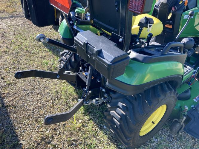 John Deere 1025R