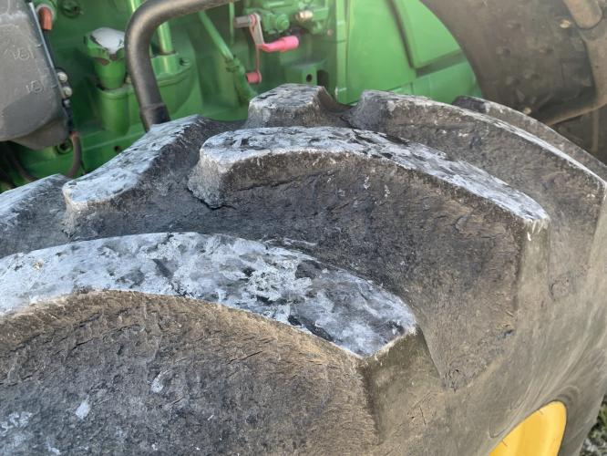 John Deere 8130