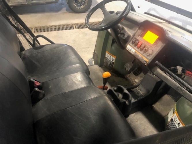 John Deere 825M