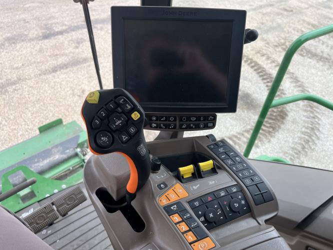 John Deere S760