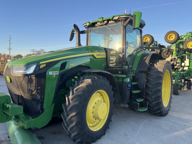 John Deere 8R 250