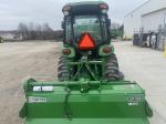 John Deere 3046R