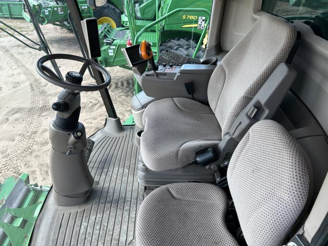 John Deere S680
