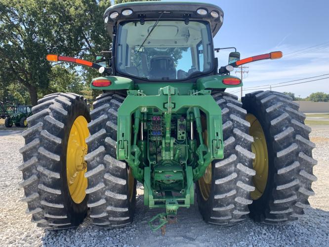 John Deere 8335R