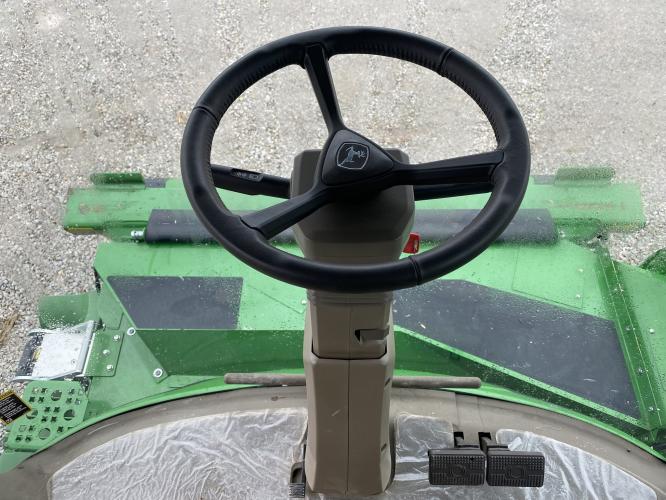 John Deere X9 1100