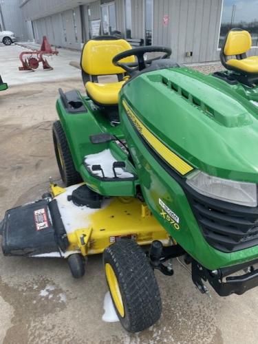 John Deere X570