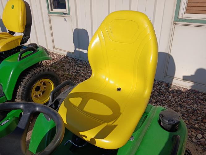 John Deere X590