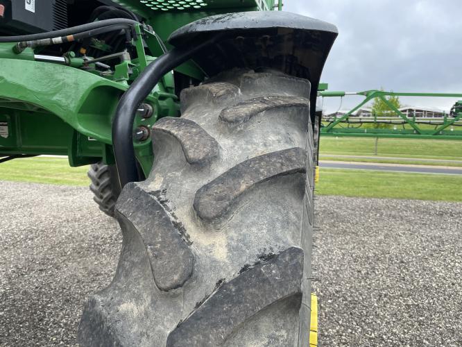 John Deere 412R