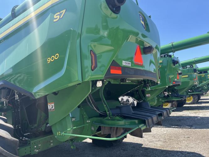 John Deere S7 900