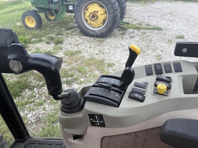 John Deere 3720