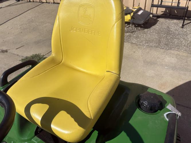 John Deere X724