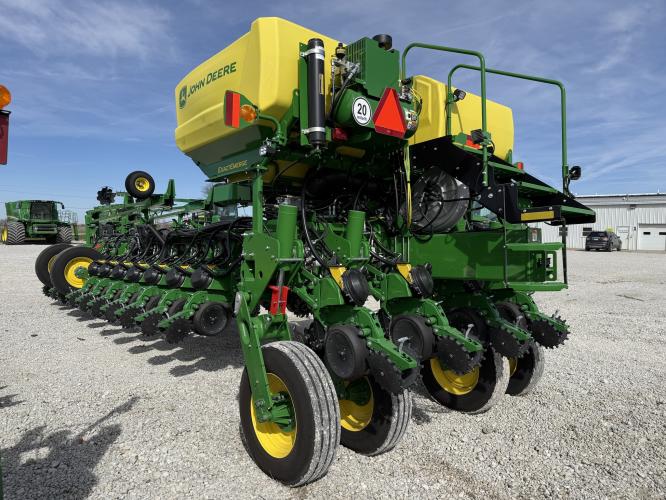 John Deere 1775NT