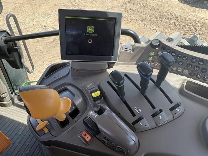 John Deere 6R 145