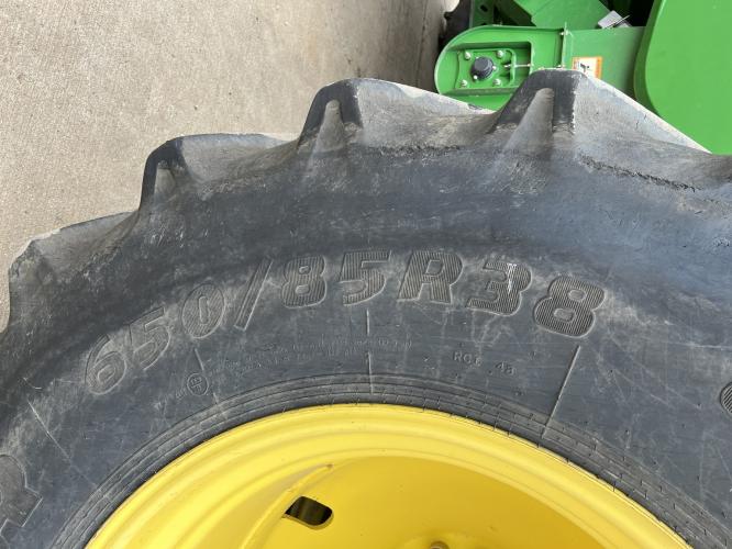 John Deere S670