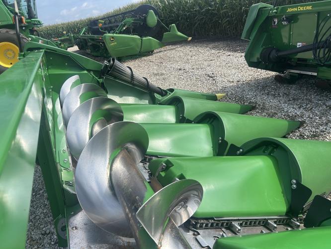 John Deere C8R