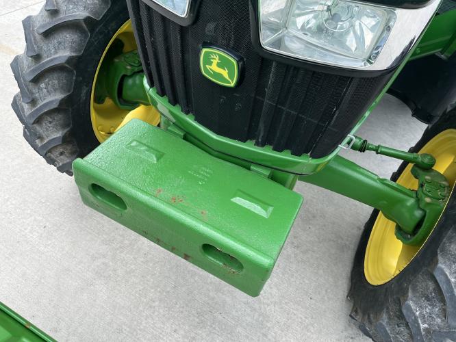 John Deere 5055E