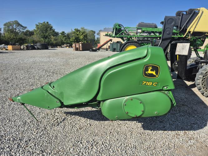 John Deere 718C