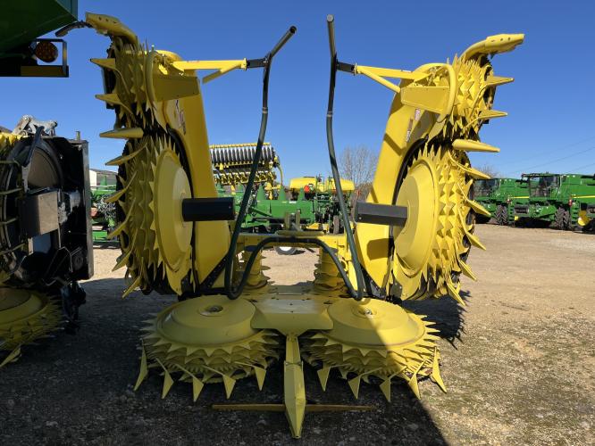John Deere 770