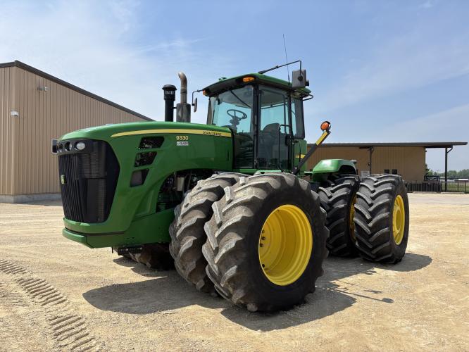 John Deere 9330