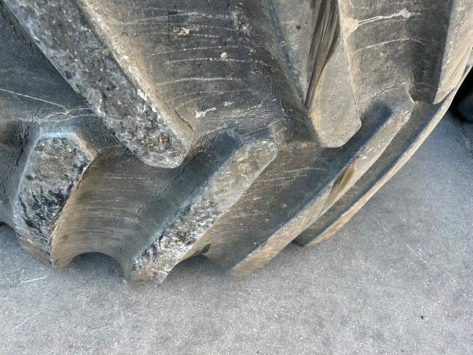 Firestone 76-50.00-32 floater tires & wheels