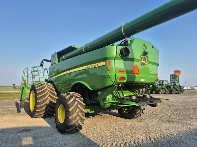 John Deere S790