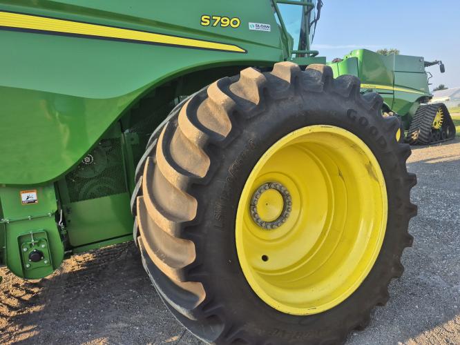 John Deere S790