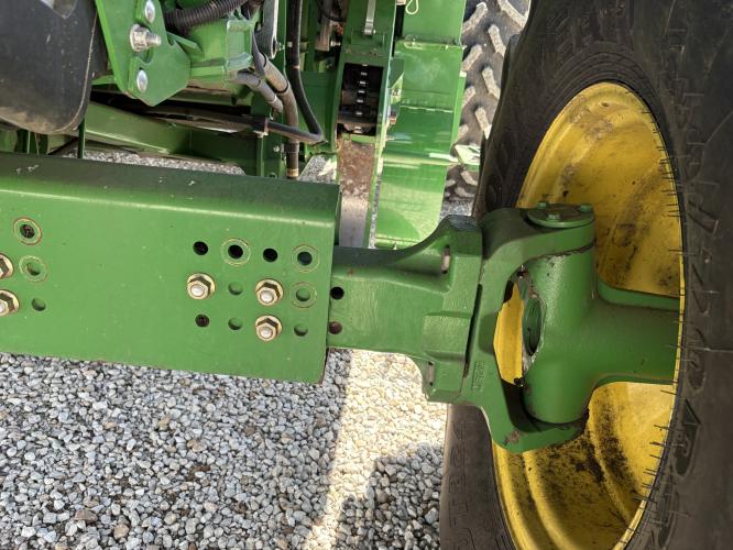 John Deere S670