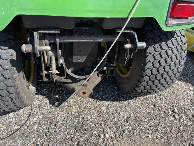 John Deere 318