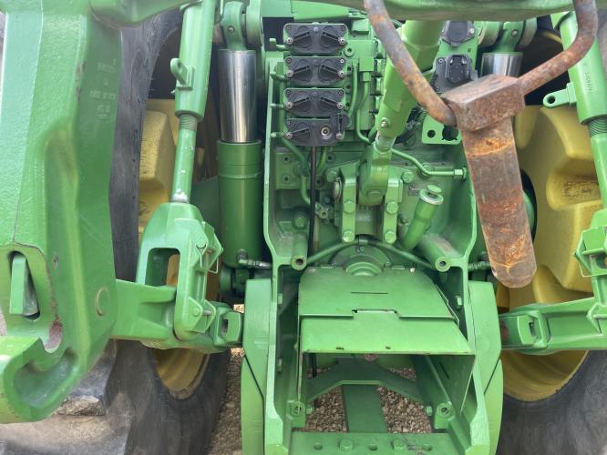 John Deere 8430