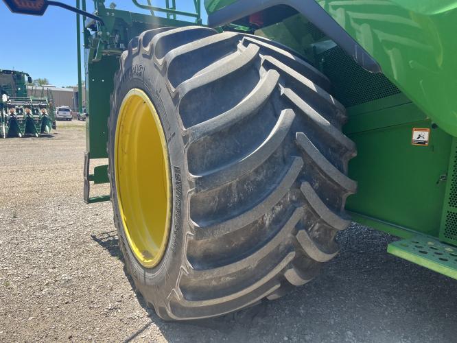 John Deere S7 900