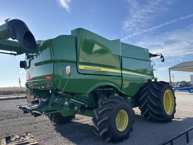 John Deere S780