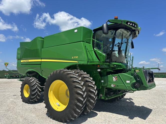 John Deere S770