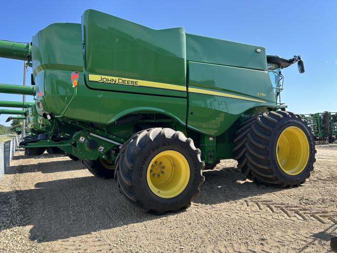 John Deere S790