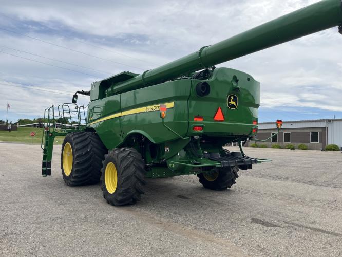 John Deere S780