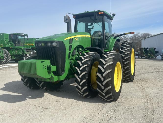 John Deere 8430