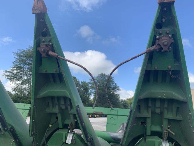 John Deere 608C