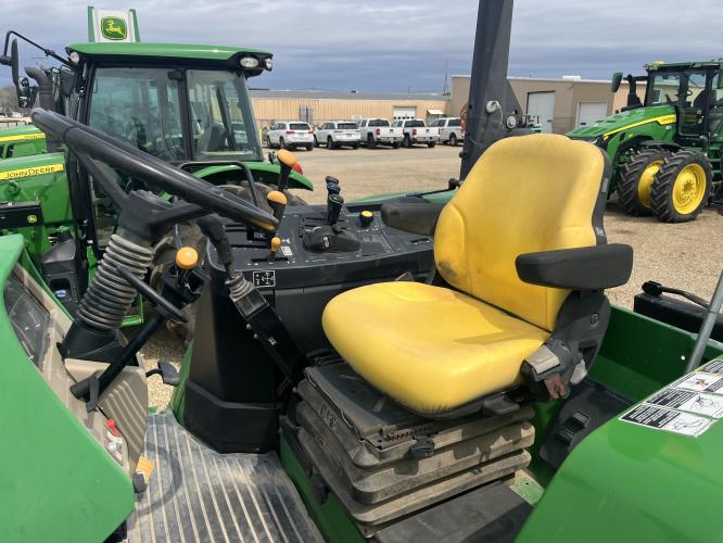 John Deere 6115M