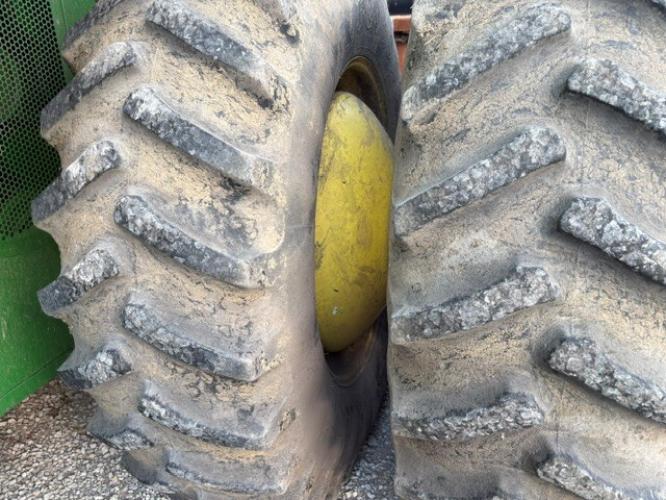 John Deere S670